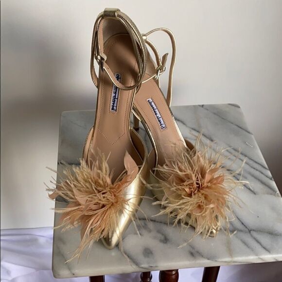 Violate Ankle Strap Pump
CHARLES DAVID - Picture 2 of 7